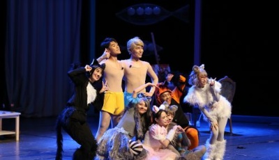 取材現實 啟迪內心 舞臺劇《海爾兄弟——喵之家》青島首演