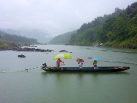 大山深處，愛心照亮貧困女孩求學(xué)路