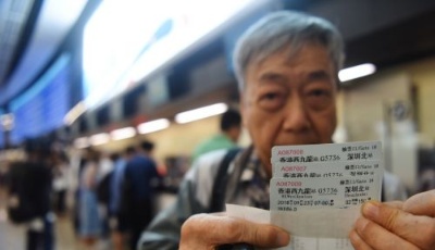 特寫：廣深港高鐵車票預售 香港市民爭拔頭彩