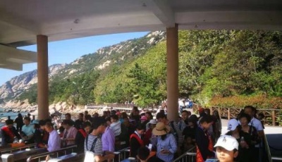 嶗山風(fēng)景區(qū)迎來游客量“井噴” 接待游客40866人次