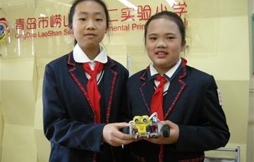 小创客研制出“智能课代表”