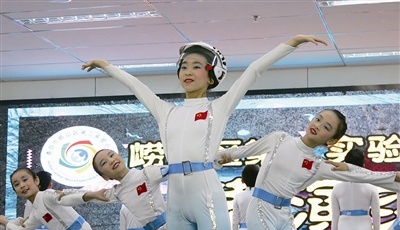 小学生乐享科创与艺术盛宴 