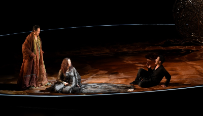 李六乙導(dǎo)演作品《哈姆雷特》登臺(tái)國家大劇院