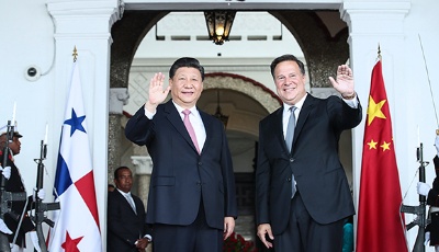 習近平同巴拿馬總統巴雷拉舉行會談