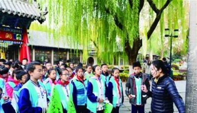 跟着课本去旅行 重点在“学”