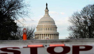 白宮官員稱美國政府部分機構“停擺”或持續至明年