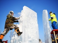 哈爾濱：精心冰雕 惟妙惟肖