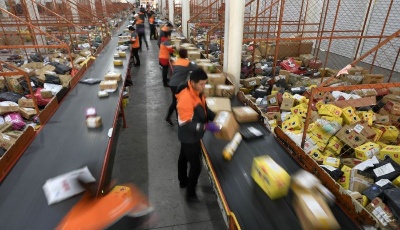 不打招呼就放快件箱，說好的“送貨上門”呢？