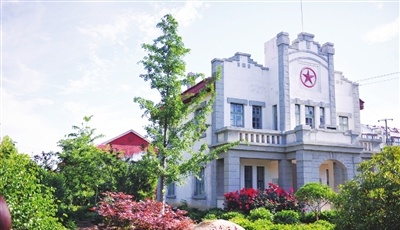 为祖国育栋梁 为党旗增光辉 