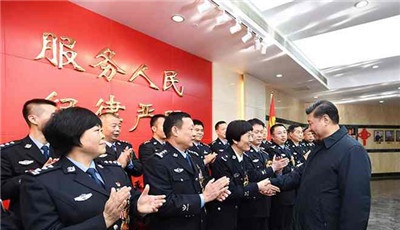 習近平春節前夕在北京看望慰問基層干部群眾