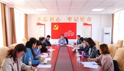 青岛市教科院组织学习全国学校思想政治理论课教师座谈会精神