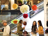 紐約：花“開”梅西百貨