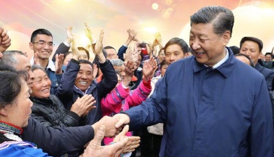 習近平在重慶考察并主持召開解決“兩不愁三保障”突出問題座談會