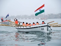多國海軍活動舢板比賽舉行