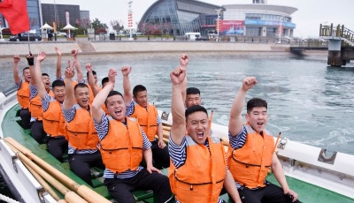 多國海軍活動舢板比賽舉行