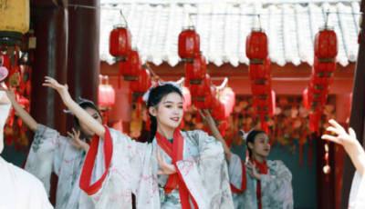 青島方特五一7.8萬(wàn)人共暢玩