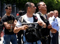 突尼斯首都發(fā)生兩起自殺爆炸襲擊造成十余人死傷