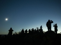 智利迎來日全食