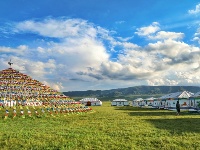 原子城：鮮花開滿草原