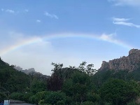 雨后初霽 嶗山現(xiàn)絢麗彩虹