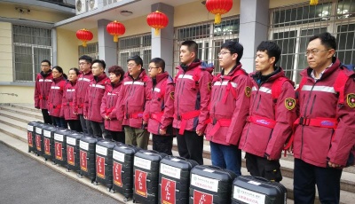 山東省首批援助武漢防控疫情醫療隊出發 劉家義到機場送行