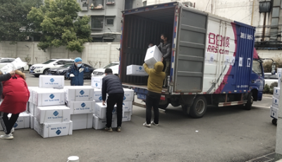 海爾再赴抗疫第一線！9000套防護(hù)服及300萬元醫(yī)療設(shè)備送達(dá)武漢