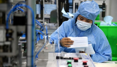 爭分奪秒不停歇——山東青島口罩生產企業見聞