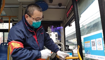 战“疫”故事：守好一扇门，守护一座城