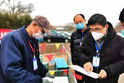 促复工 解难题 谋发展  既要“扶上马”，也要“送一程”