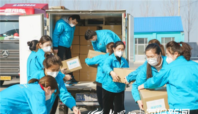 海報社評丨致敬最美“逆行者” 構筑堅固可靠“大后方”