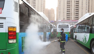 青島公交聯合專業防疫“外援”迎返程客流高峰