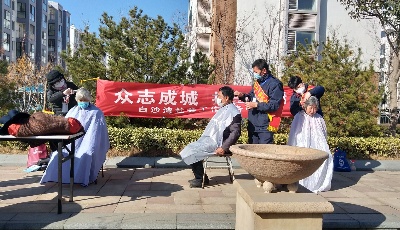 “萤火虫”进社区解决“头”等大事