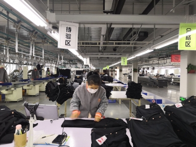 胶州：开启绿色通道 一天时间为企业办好防护服生产资质