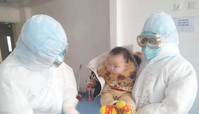 閃電直擊丨這是山東援鄂醫療隊送給最小患者一次特殊的團圓
