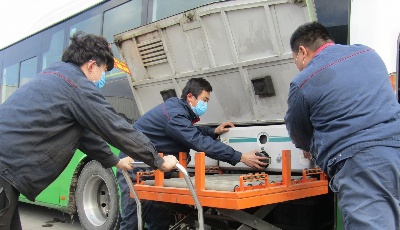 公交維修“90后”戰(zhàn)團(tuán)“集結(jié)號(hào)”青春無(wú)悔搭建“安全屏障”