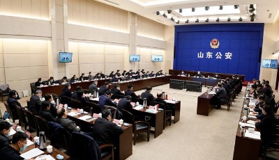 省委常委會召開會議