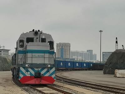 企业组团搭上出口班列  城阳政企联手化解外贸出口企业难题