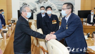 山東省舉行慶祝“五一”國際勞動節座談會