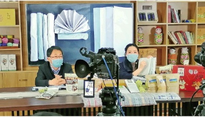 為本地土特產品代言 山東多地“書記縣長直播”帶來清新政風