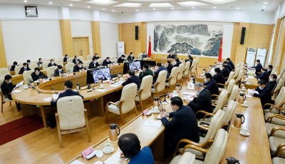 省委理論學習中心組進行集體學習 力戒形式主義官僚主義 以嚴實作風推動全面從嚴治黨走深走實