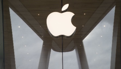 打破10億iPhone用戶期待，蘋果首款5G手機“跳票”了！蘋果股價一度轉跌