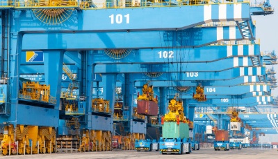 助力山東港口建設“北方船供油基地”  青島地區(qū)外錨地大型船舶船供油業(yè)務首單落地