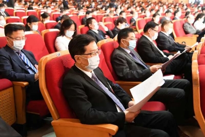 政府工作报告确定青岛今年增长目标，市长孟凡利说：实现这个目标，困难很多、挑战不小；一定会做最大努力争取最好结果！