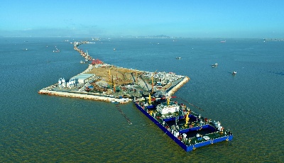 世界首創大國重器首次正式亮相  深中通道首節沉管成功安裝