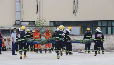 青島前灣保稅港區舉行微型消防站業務技能比武活動