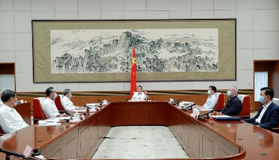 李克強(qiáng)主持召開穩(wěn)外貿(mào)工作座談會(huì)　持續(xù)擴(kuò)大對(duì)外開放努力穩(wěn)住外貿(mào)外資基本盤 　