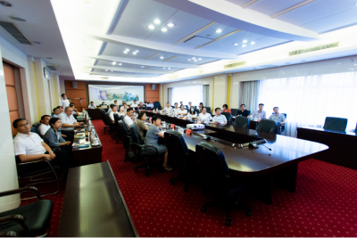 山东省司法厅党委书记、厅长王玉君与专家进行合规管理座谈