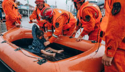 山東遇連日降雨，“乘風破浪”的山東大漢們感動全網