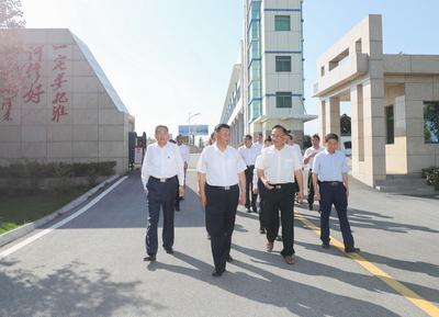 习近平在安徽考察时强调　　坚持改革开放坚持高质量发展　　