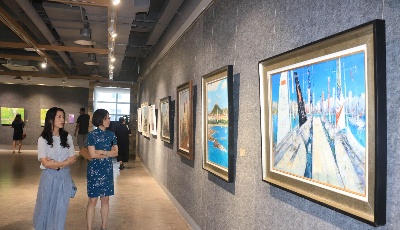 境由心生——學(xué)院三人行油畫作品展開幕